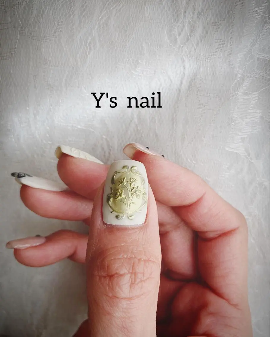 ネイル 手書きが得意🖌️ Y’s  nailのネイルデザイン