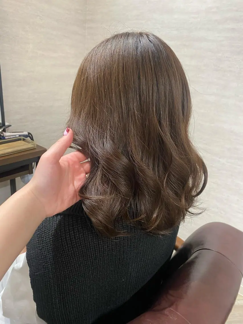ミディアム カラー ベージュカラー トリートメント カット ヘアカラー トリートメント 🍑艶髪✖️暖色系 ✨momoka🍑のヘアスタイル