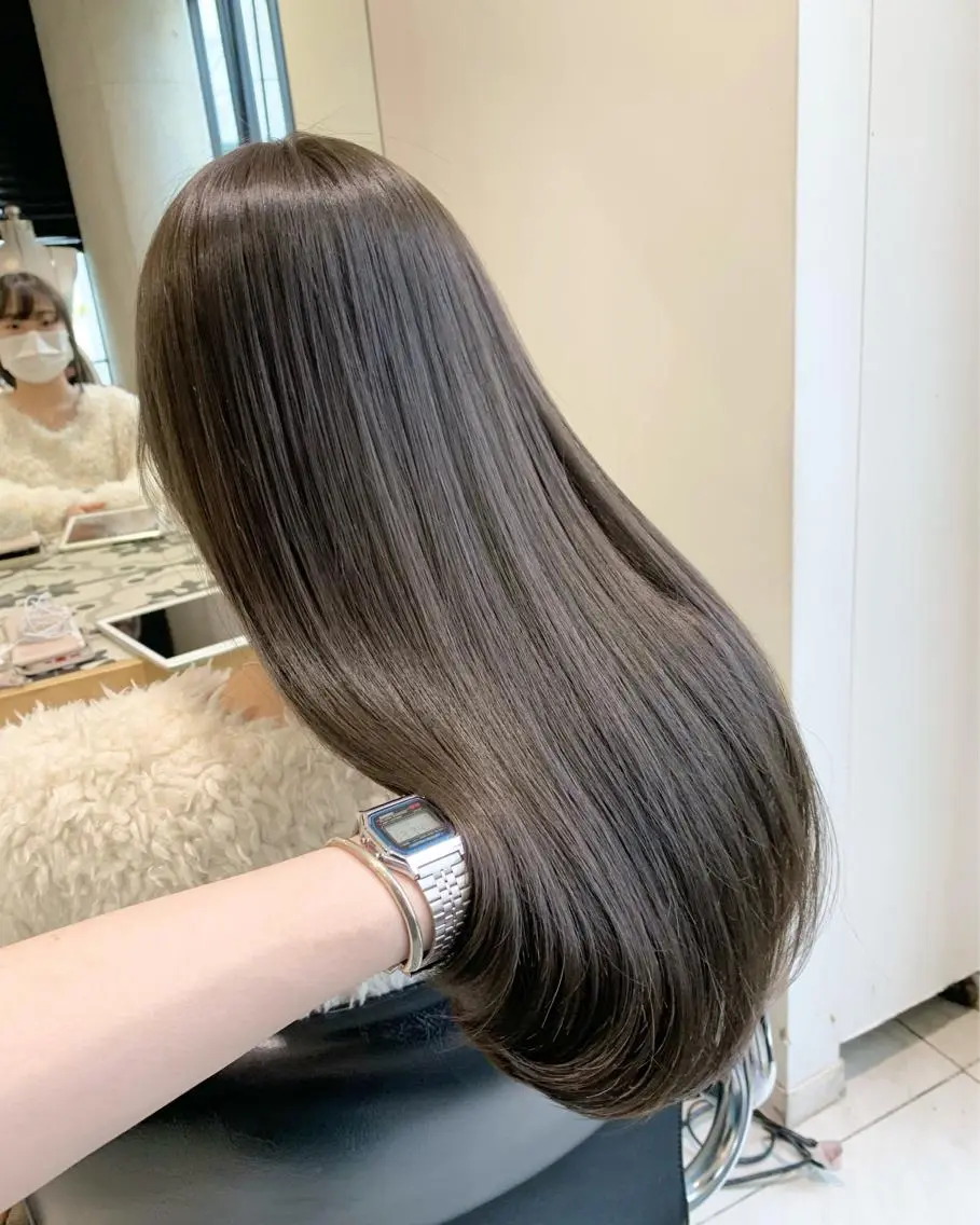 ロング カラー グレージュ オリーブグレージュ オリーブグレー チバ タクミのヘアスタイル