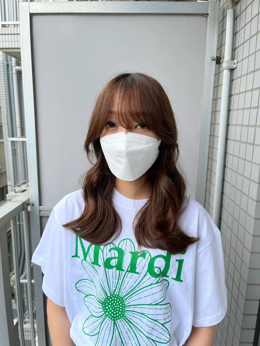 セミロング くびれヘア レイヤーカット 韓国ヘア レイヤーカットのヘアスタイル