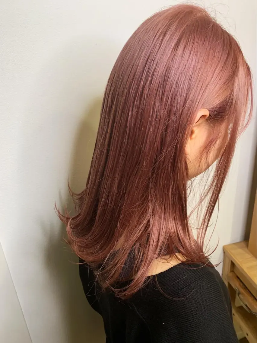 セミロング カラー ベージュカラー ピンクカラー ピンクベージュ ヘアカラー トリートメント エクステ KAZUMAのヘアスタイル