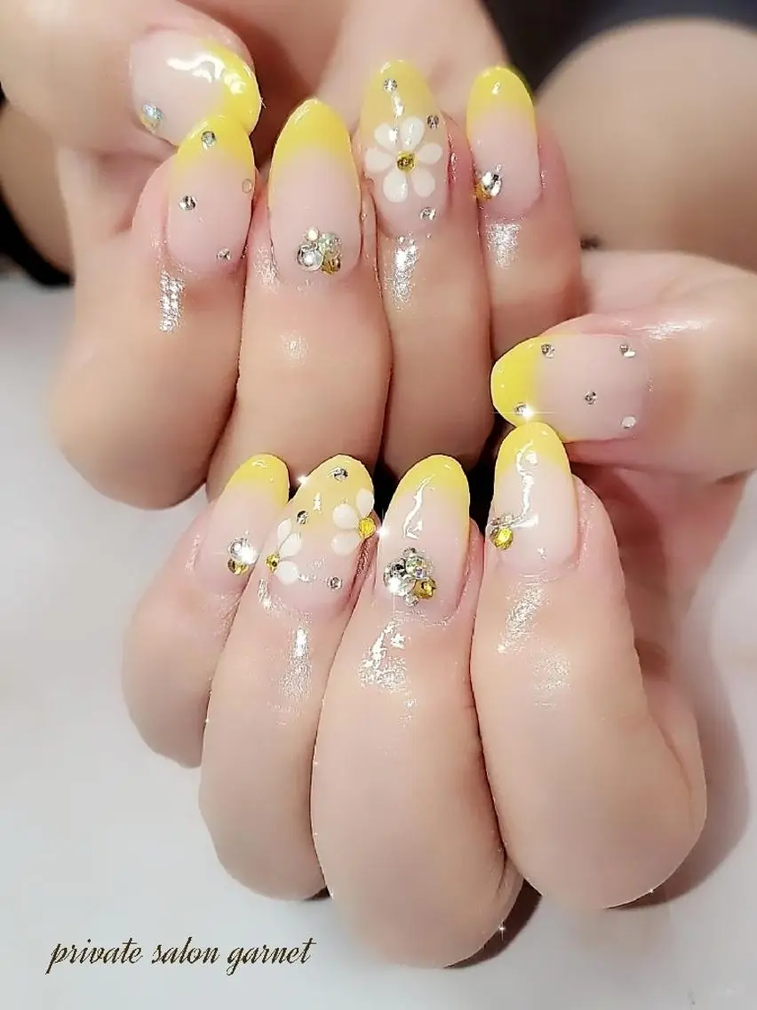 ネイル フラワーネイル キラキラネイル Garnet nailのネイルデザイン