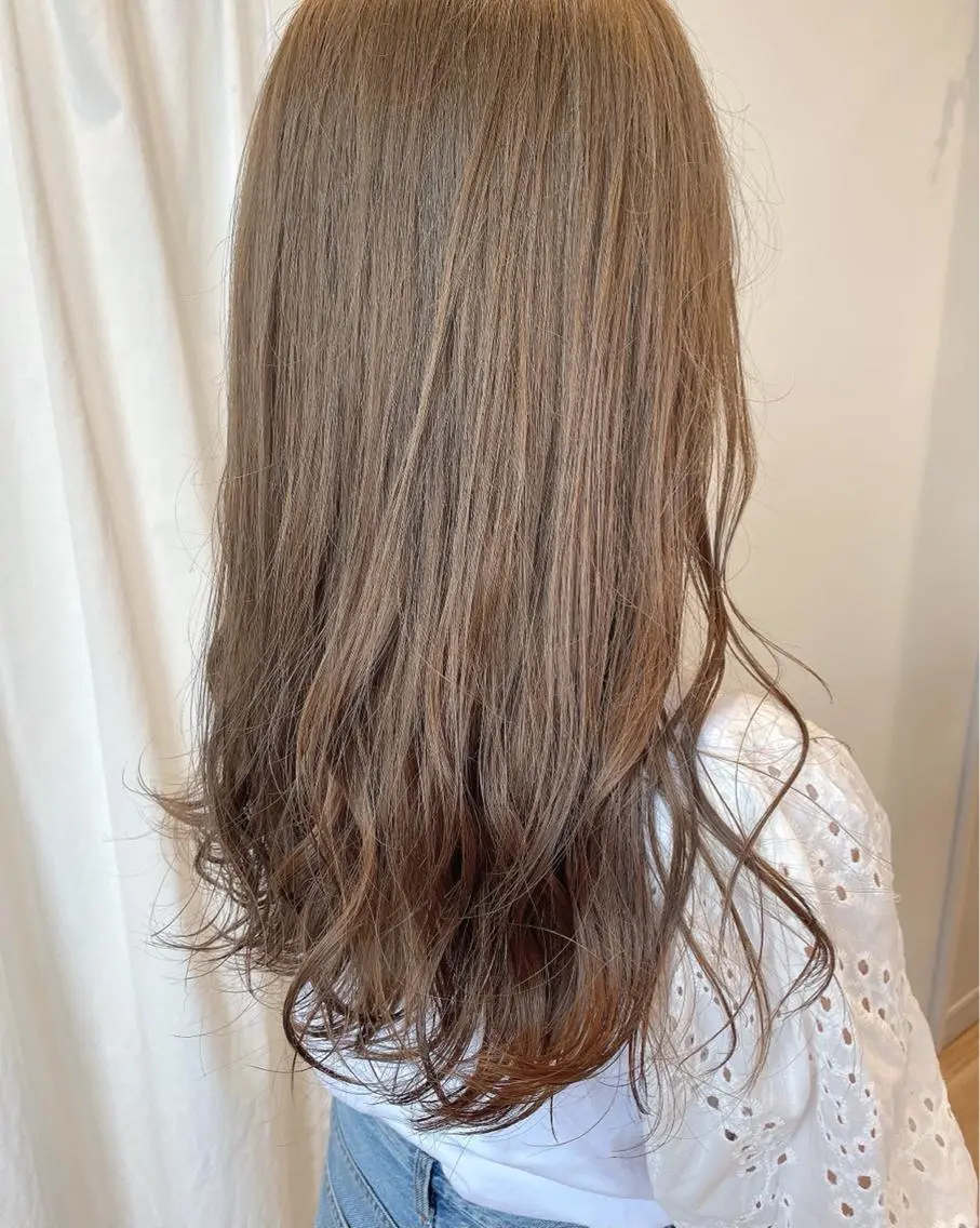 カラー 三村 桜生のヘアスタイル