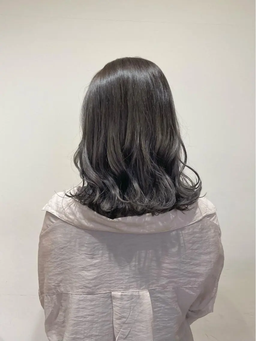 ミディアム カット ヘアカラー トリートメント 梅山 美侑のヘアスタイル
