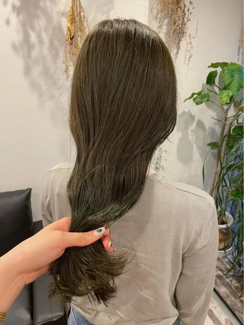 セミロング カラー ベージュカラー ブリーチ ブリーチなしカラー オリーブベージュ ヘアカラー m ā l o.🌷 サカモトマイコのヘアスタイル