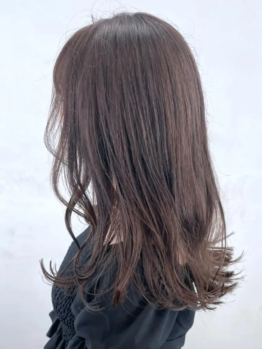 セミロング カラー パーマ ヘアアレンジ アッシュ アッシュグレー アッシュグレージュ ブリーチ グレージュ ITbyALBUM 八王子店のヘアスタイル