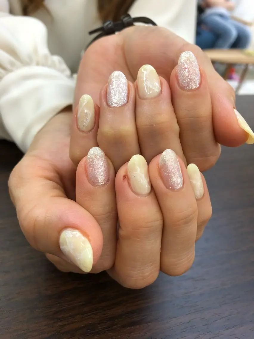 ネイル 大理石ネイル(マーブル) 春ネイル 黄色 ハンドネイル Lani Roomのネイルデザイン