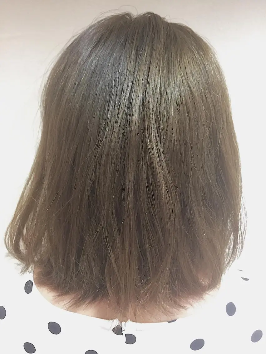 ミディアム カラー パーマ アッシュ ベージュカラー ブリーチ 透明感カラー 可愛いを作る神 ナオヒロのヘアスタイル