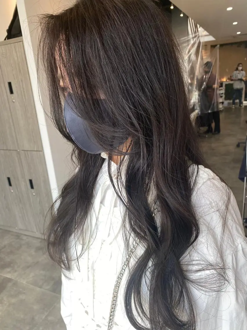 ロング カラー 黒髪 ブルーカラー ブルーブラック イルミナカラー ヨシンモリ newi grande 横浜店のヘアスタイル