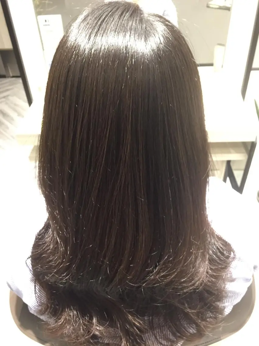 ロング トリートメント 岡田 夏実のヘアスタイル