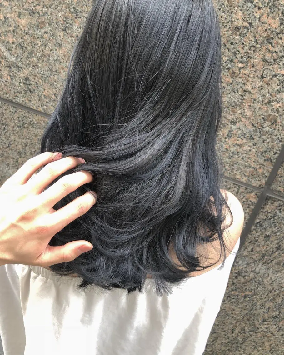 ミディアム Loob.TOKYO MIYA🌈のヘアスタイル