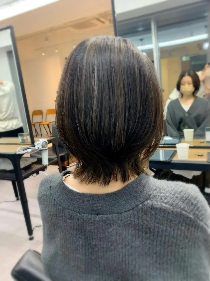 セミロング カラー パーマ ヘアアレンジ メンズ キッズ ネイル マツエク・マツパ アイブロウ レイヤーカット/ 巻ける縮毛矯正のヘアスタイル