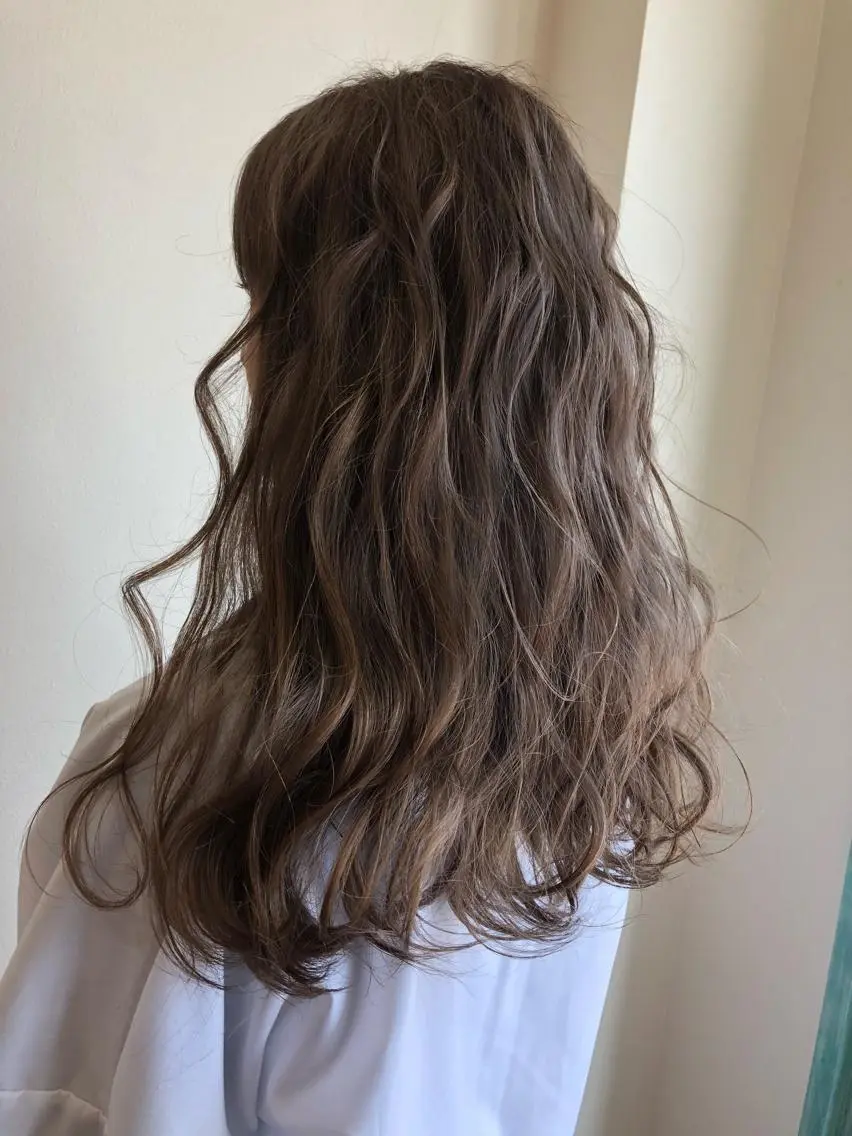 ロング ゴトウ ノブヒトのヘアスタイル