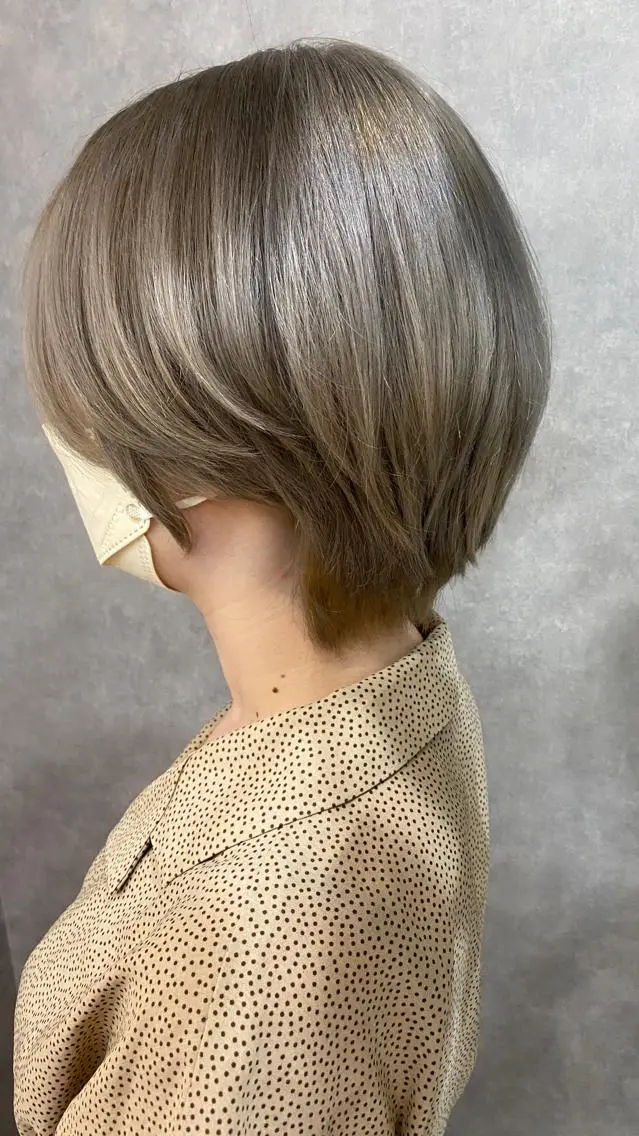 ショート カラー アッシュ ブリーチ ミルクティーアッシュ ヘアカラー Bianca  代表 硲　貴亮【東武練馬】のヘアスタイル