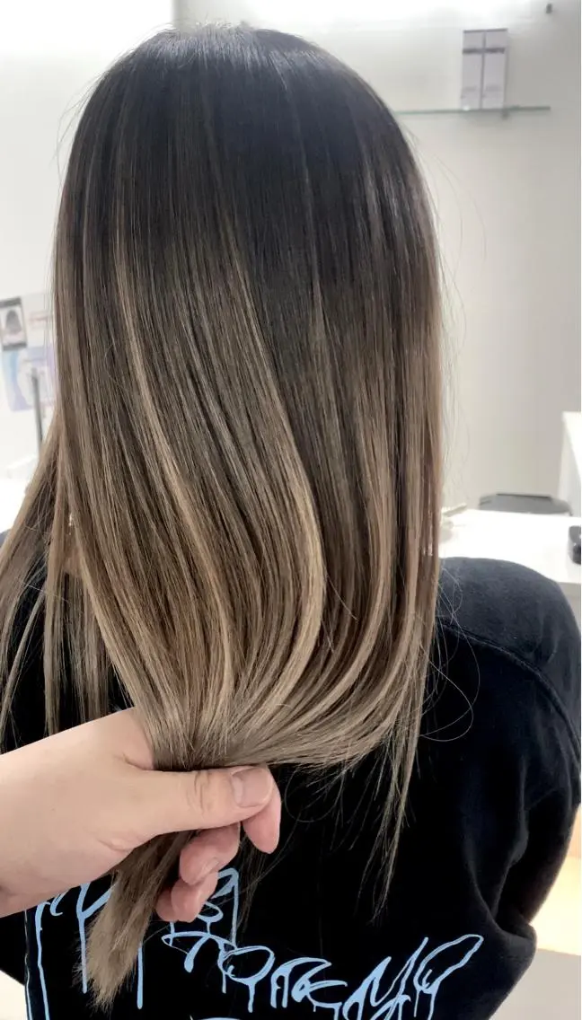 セミロング カラー ヘアカラー トリートメント 髪質改善カラー、美髪 トリートメント専門のヘアスタイル