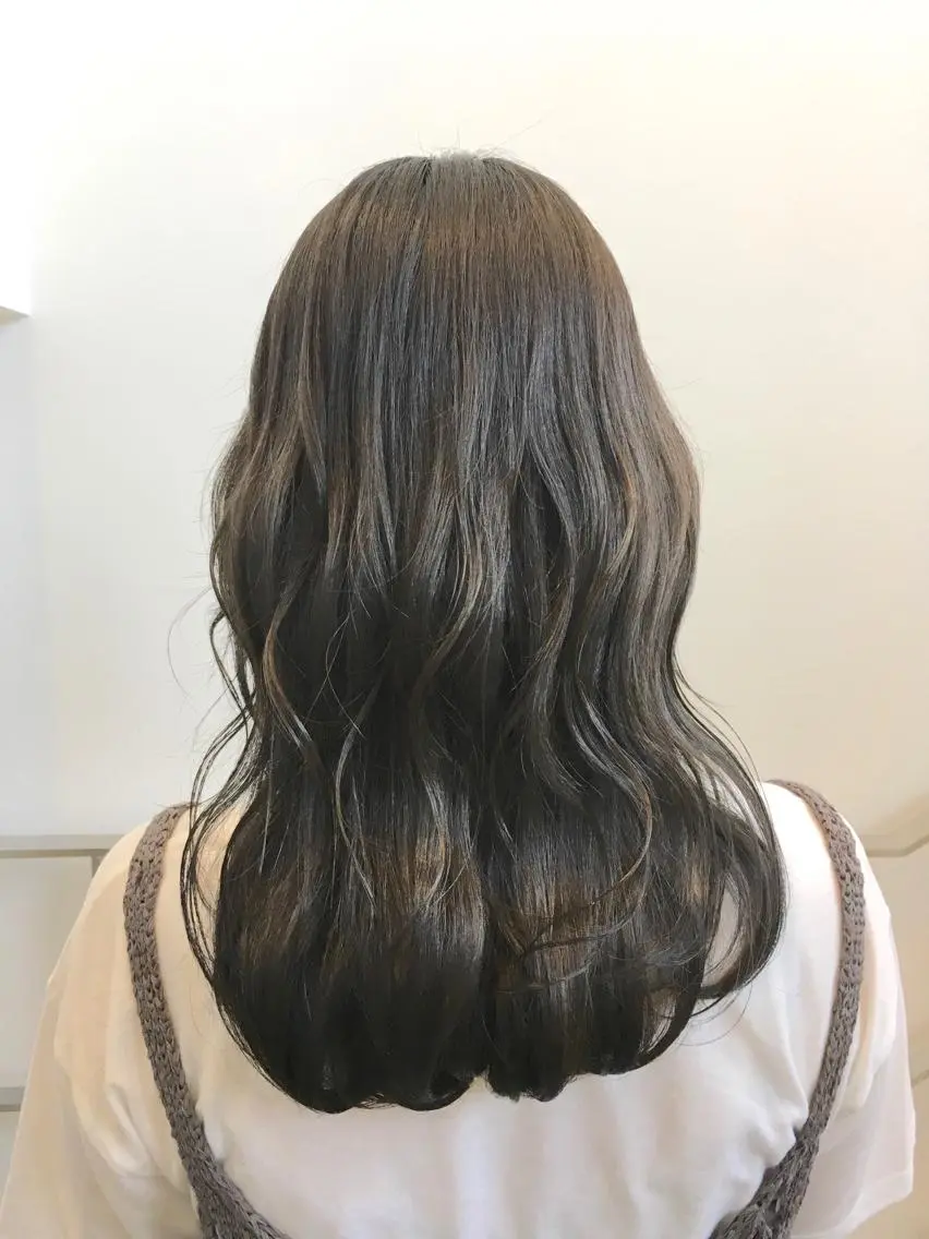 ロング カラー ブリーチ グレージュ ブリーチなしカラー yoshi ☆のヘアスタイル