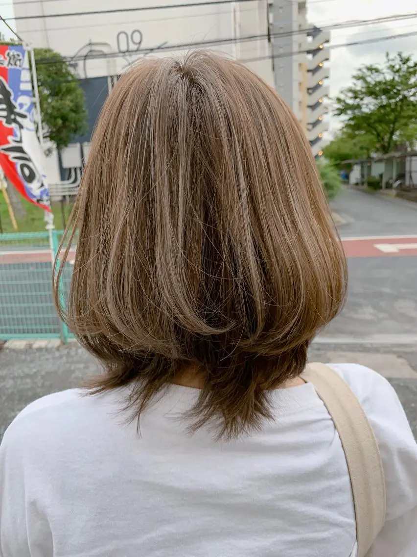 ミディアム カラー コンドウ サラのヘアスタイル