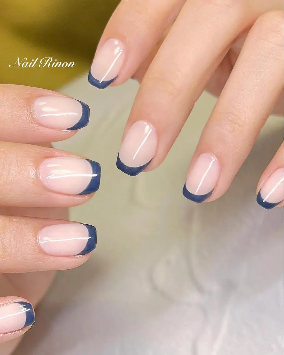 ネイル フレンチネイル ネイビー ハンドネイル Nail Rinonのネイルデザイン