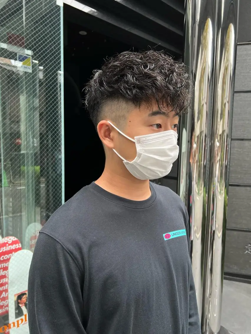 ショート パーマ メンズ カット パーマ トリートメント 吉ヶ別符 亮祐のヘアスタイル