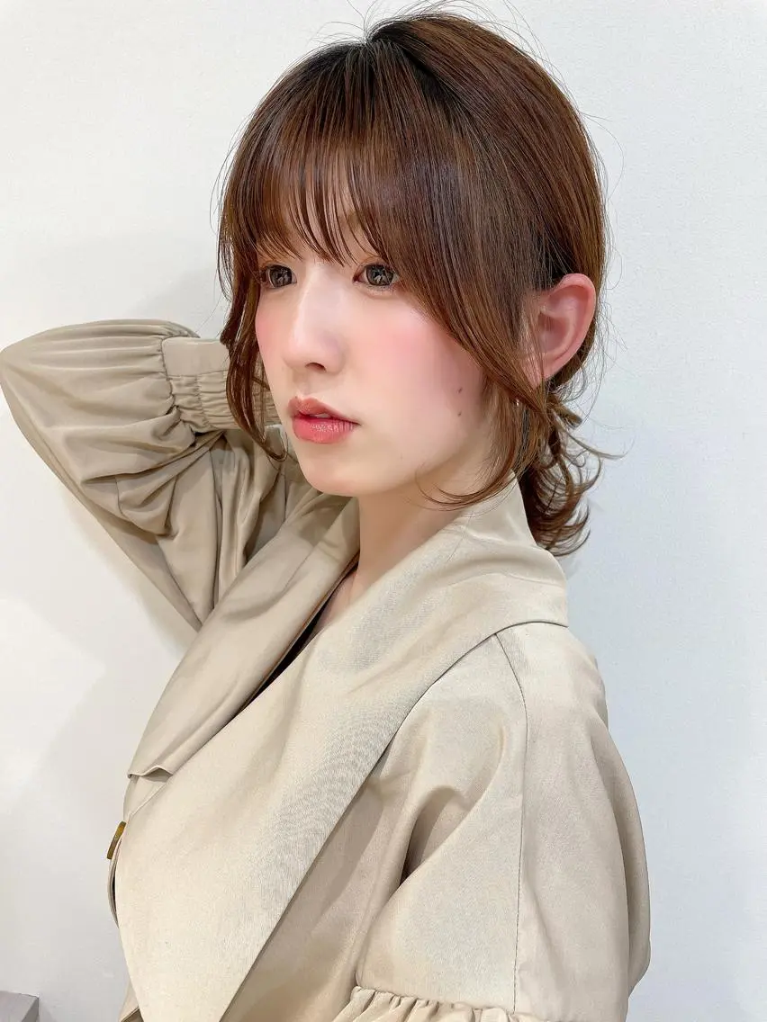 セミロング カラー ベージュカラー 黒髪 ブリーチ ブルーカラー ブルーブラック オリーブカラー 特化 kaiのヘアスタイル