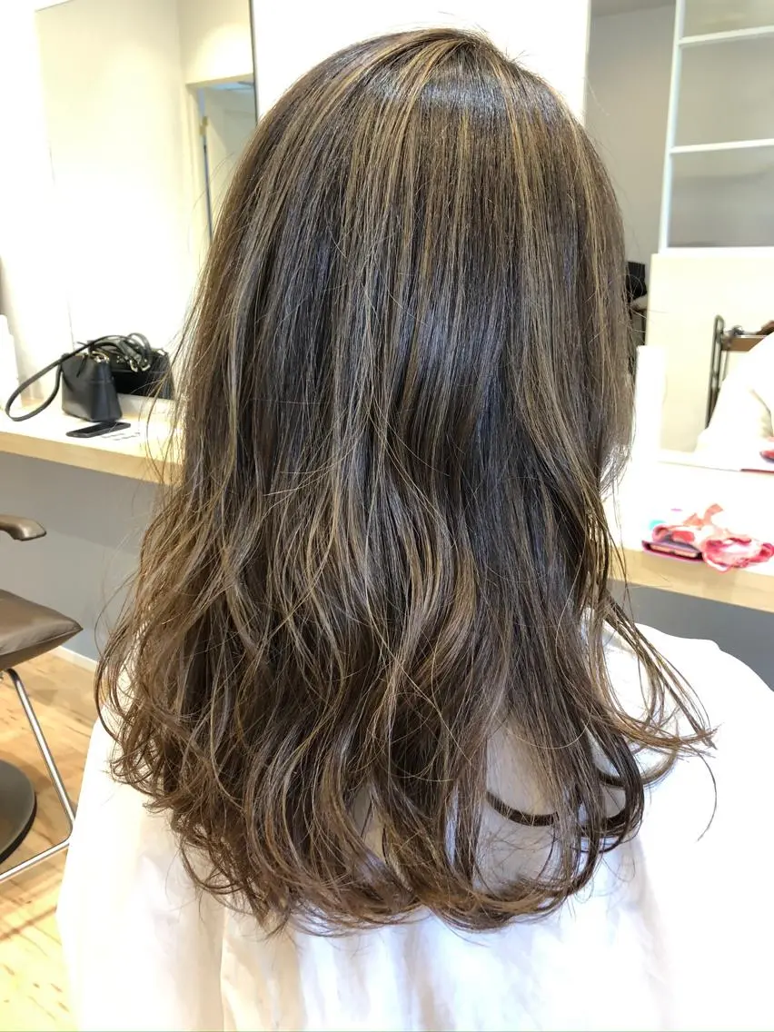ロング カラー ハイライトカラー ハイライト 【店長】大根 亮太のヘアスタイル