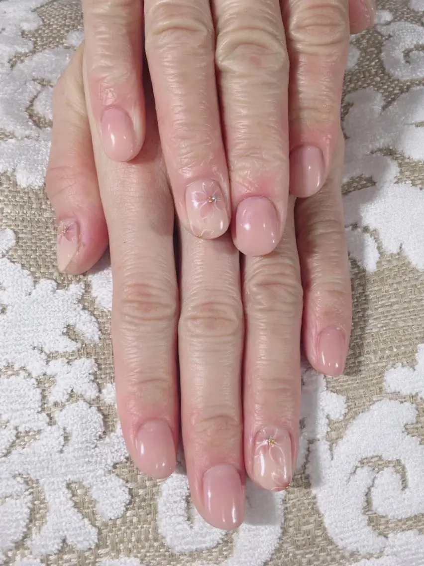 ネイル 桜ネイル ビジューバイアクイユ ネイルズ　東中野店のネイルデザイン
