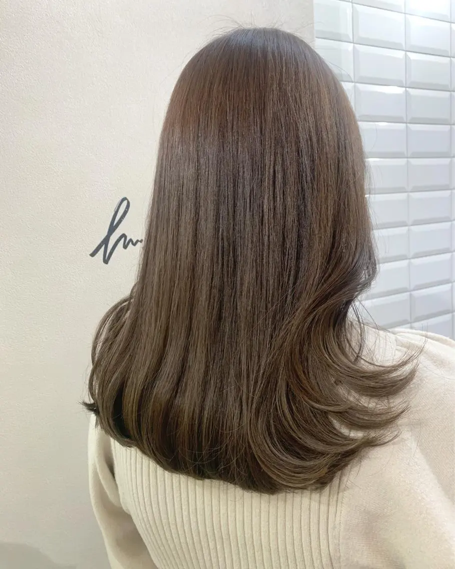 ロング カラー ベージュカラー hubhair レイヤー/透明感のヘアスタイル