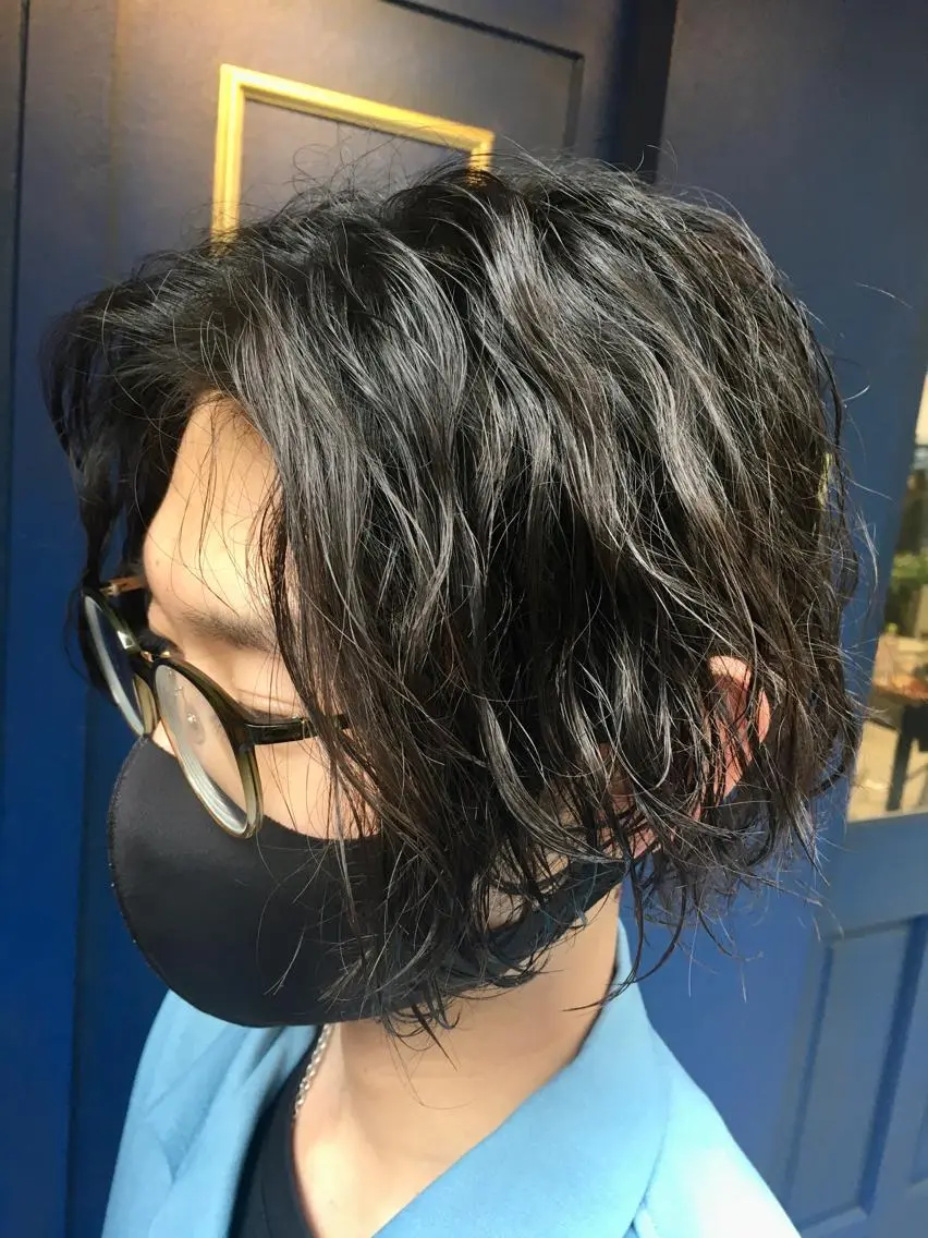 ミディアム パーマ メンズ カット パーマ 🦩パーマン🦩佐藤 航太のヘアスタイル