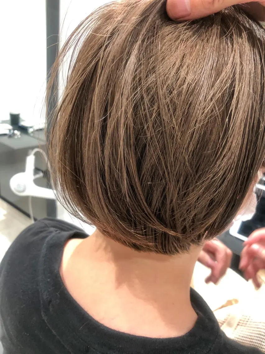 ショート カラー ベージュカラー ブリーチ ミルクティーベージュ ボブ カット ヘアカラー トリートメント ヘアセット センスをお届けします 大谷将生infpのヘアスタイル