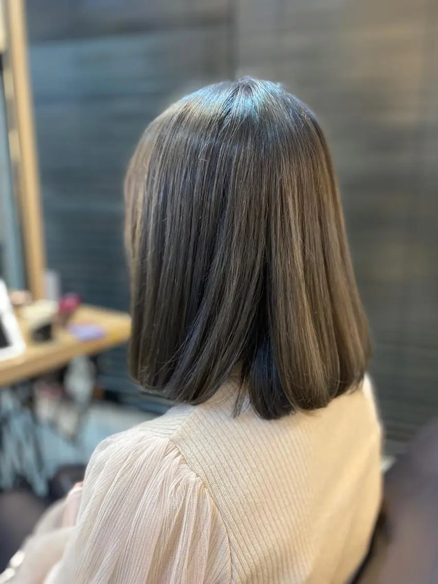 ミディアム カラー ヘアカラー トリートメント ヨシダ フミノリのヘアスタイル