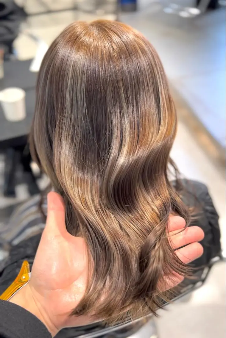 セミロング カラー カット ヘアカラー トリートメント 赤みゼロ/透明感 カラー🌿KANTAのヘアスタイル