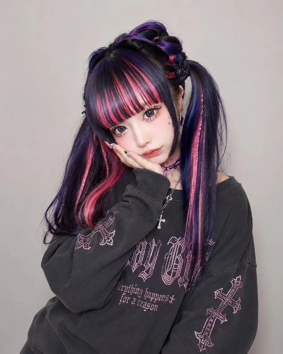 カラー ロング カラー ×シールエクステのヘアスタイル
