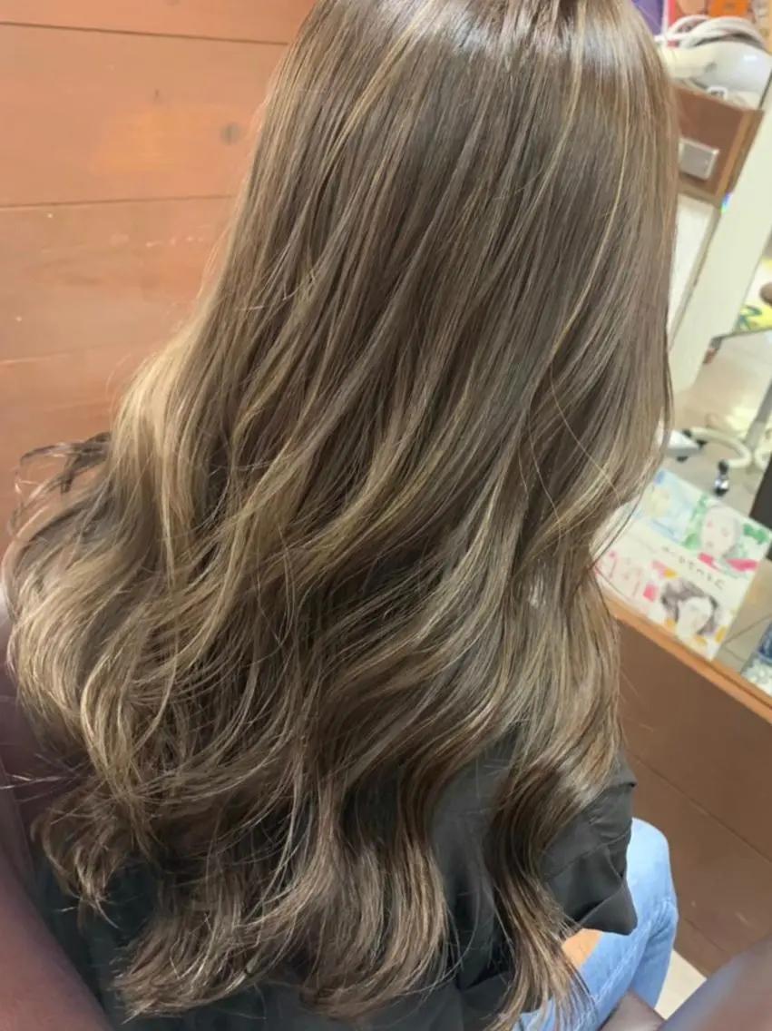 ロング レイヤー/艶髪カラー 森本くるみのヘアスタイル