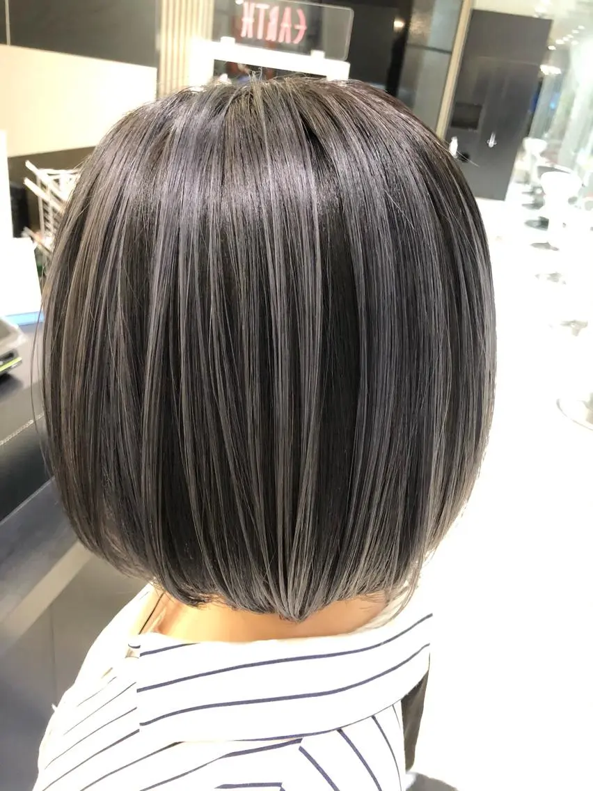 ショート カラー バレイヤージュ レイヤーカット 横倉 宏樹のヘアスタイル