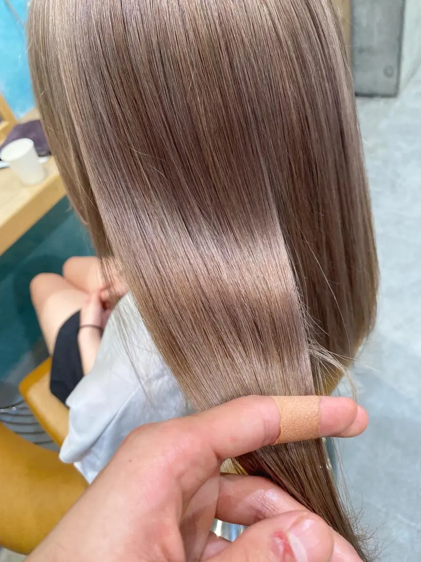 セミロング カラー 🌈ブリーチ特化🌈 MINATOのヘアスタイル