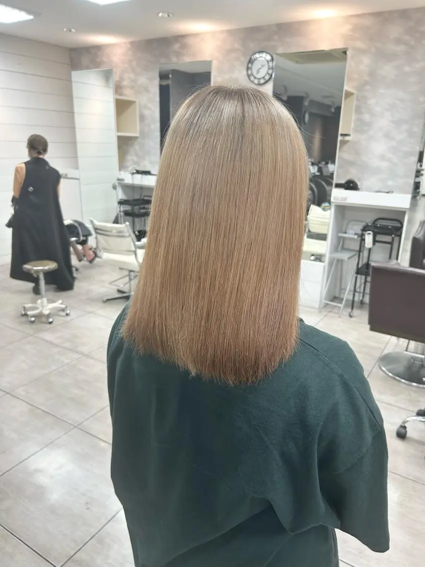 ミディアム カット ヘアカラー レイヤー/艶髪カラー 森本くるみのヘアスタイル