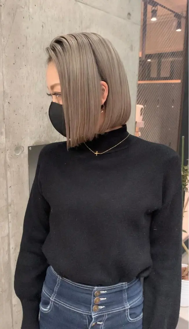 ショート カラー 前下がりボブ ハイトーンカラー ボブ 🌟miyuki モデルさん大募集のマツエク・マツパデザイン