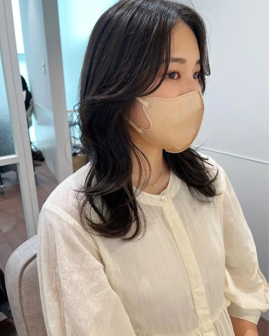 セミロング カラー カット ヘアカラー トリートメント 片岡 由依のヘアスタイル
