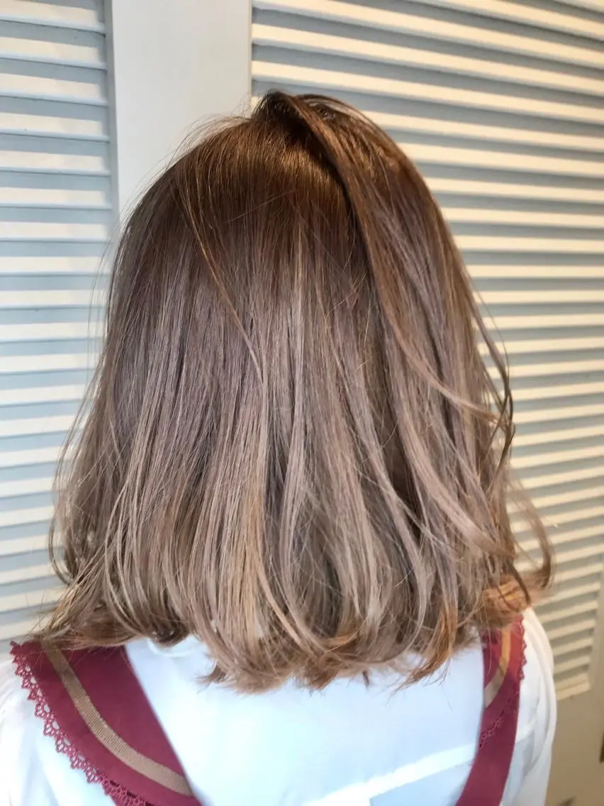 ミディアム ヘアカラー 色気レイヤー& ショートはお任せ🌟のヘアスタイル