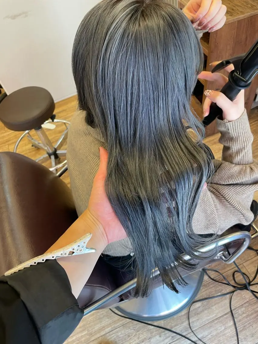 セミロング ミストバング ボブ ハイライト レイヤーカット トリートメント 塚本 征也のヘアスタイル