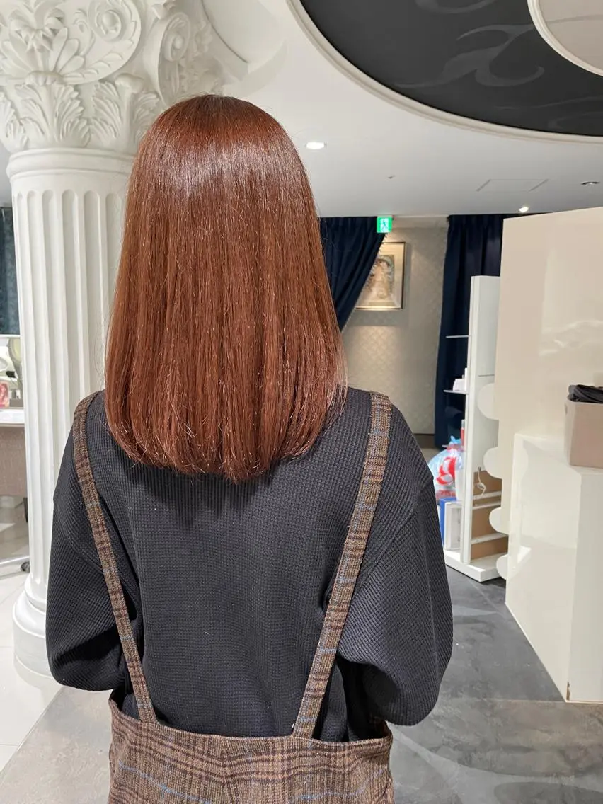 セミロング カラー 佐々木 彩花のヘアスタイル