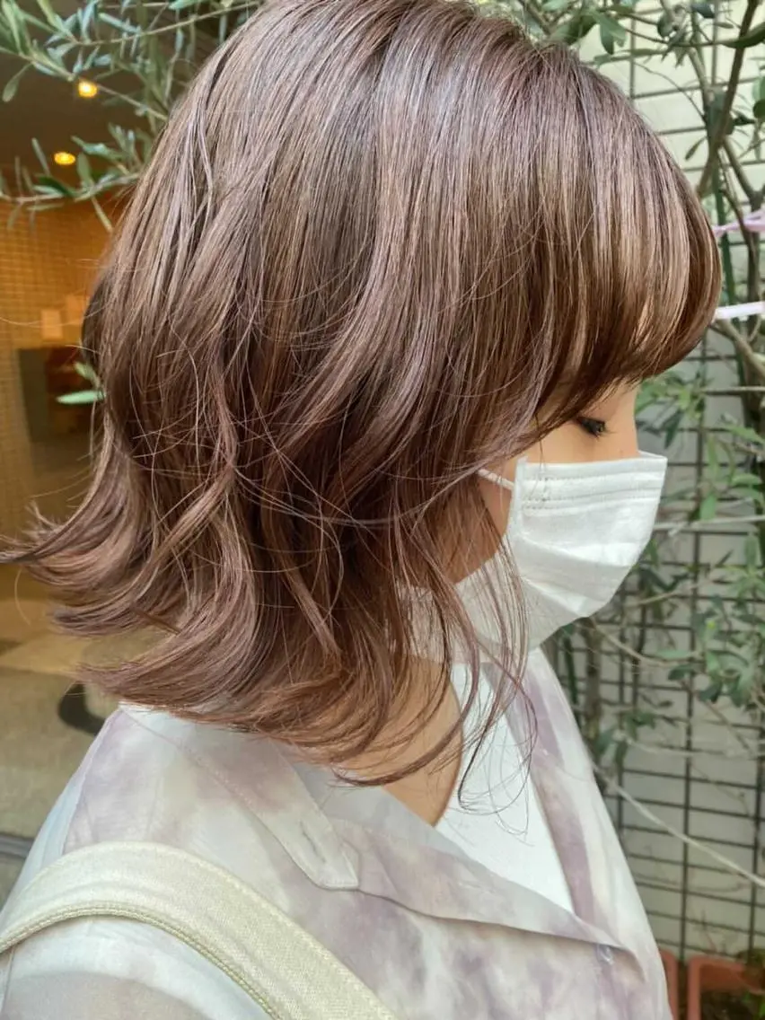 ミディアム 🐩透明感ミルクティ ーピンクニイナ🐩のヘアスタイル