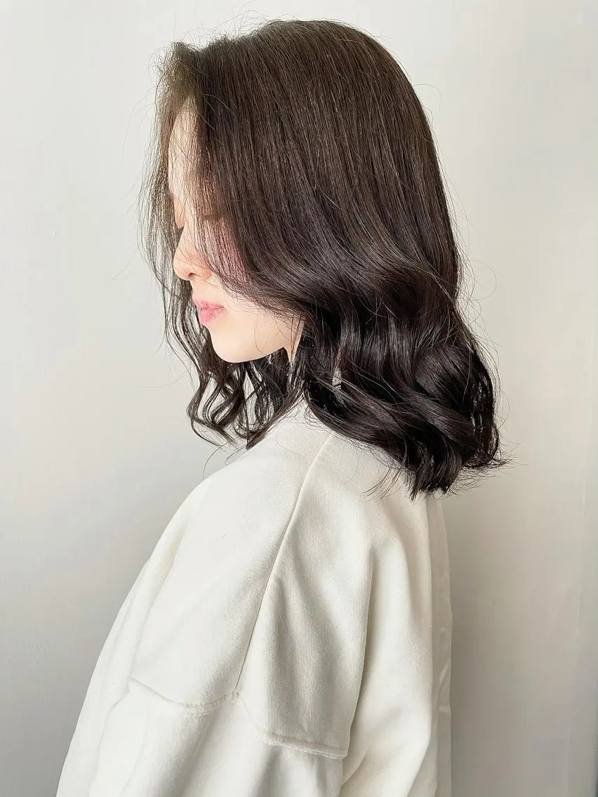 ミディアム カラー カット ヘアカラー トリートメント 安藤 佑衣のヘアスタイル
