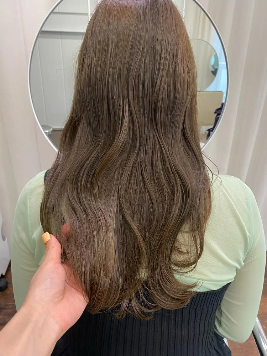 セミロング カラー ヘアアレンジ ベージュカラー オリーブベージュ オリーブカラー 韓国風ヘア レイヤーカット レイヤー🌟艶カラー 🕊まやのヘアスタイル