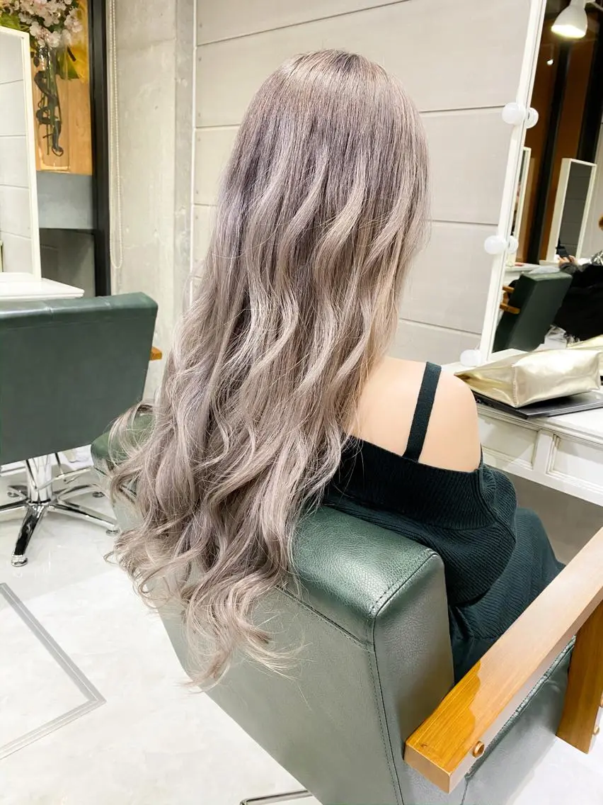 ロング カラー アッシュ アッシュグレー アッシュグレージュ 透明感カラー グレージュ モテ髪透明感❤️ デイズヘアカラーのヘアスタイル