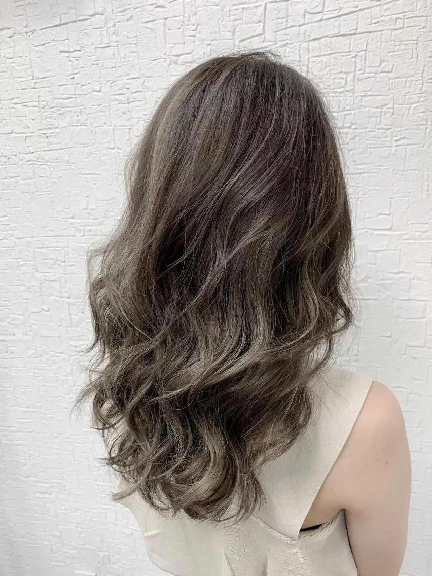 ロング ハイライト カット パーマ 須佐 勝也のヘアスタイル