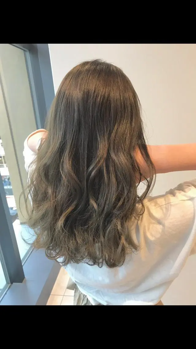 カラー 渡辺 麻衣のヘアスタイル