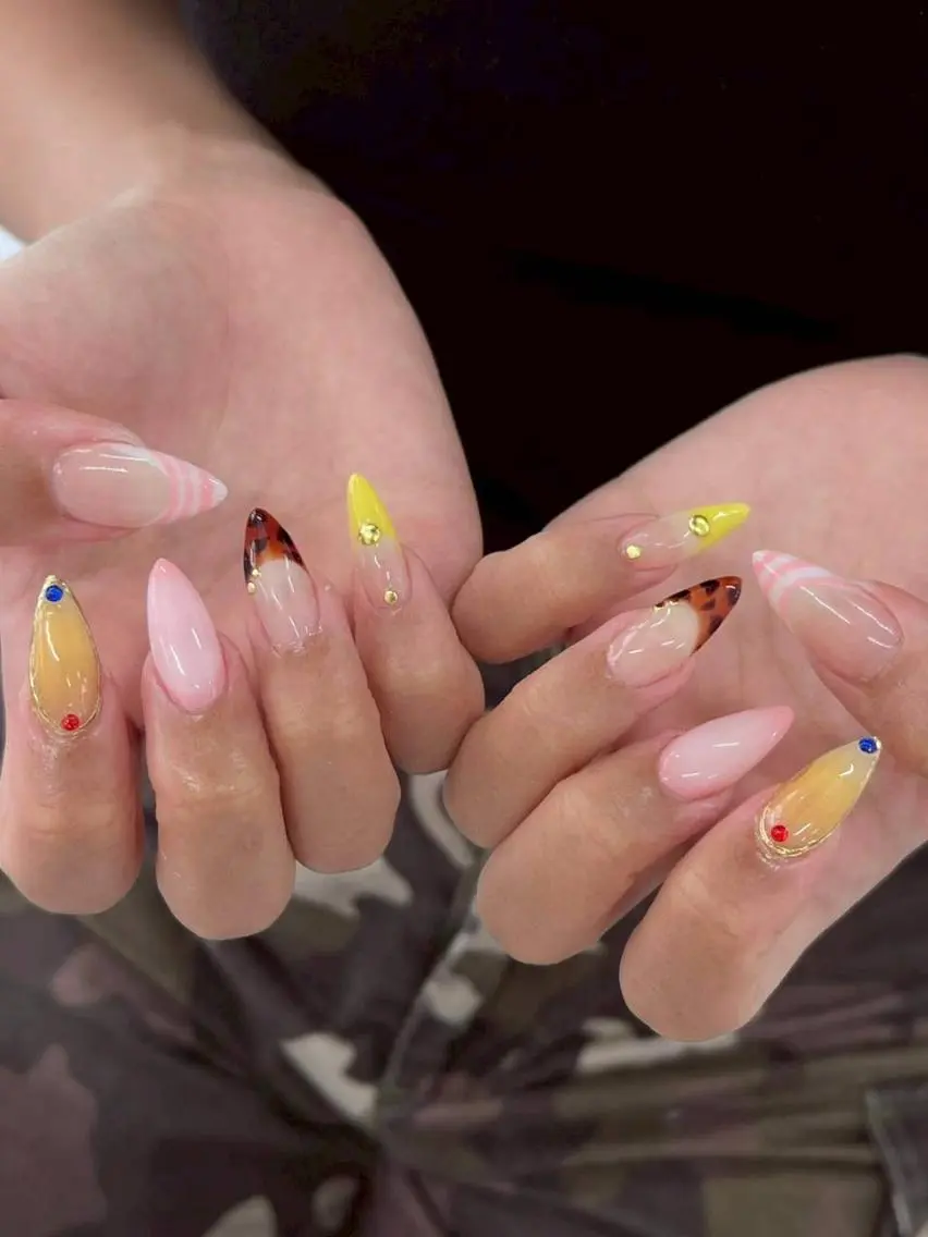 ネイル ジェルネイル マグネットネイル 持ち込み オフィスネイル パラジェル ハンドネイル Mihana Nails.*♡のネイルデザイン
