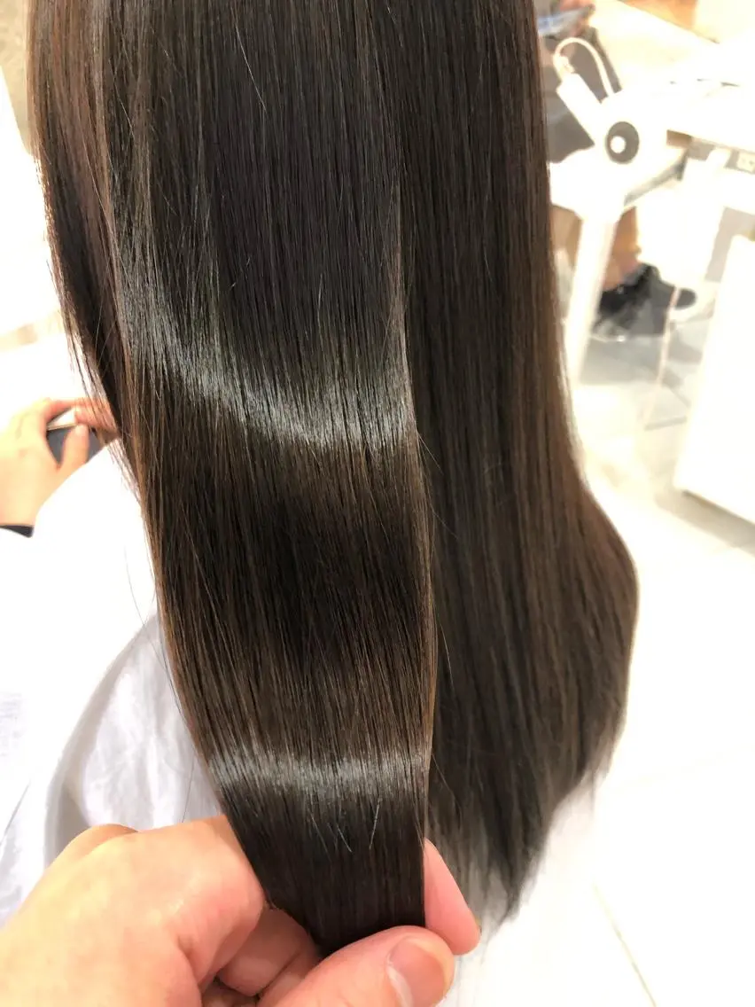 セミロング 髪質改善 kyosuke 透明感カラーのヘアスタイル