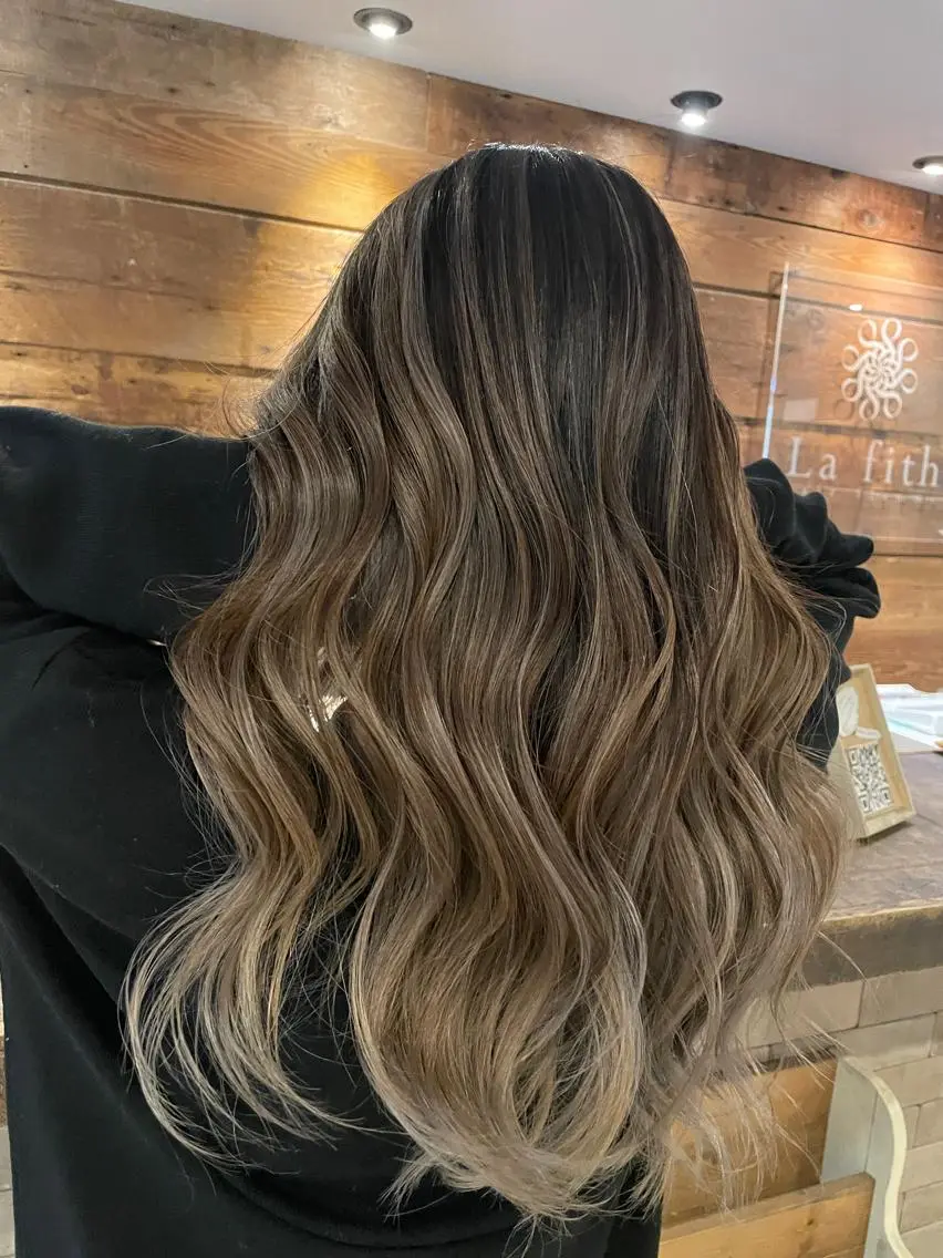 ロング カラー バレイヤージュ ベージュカラー ブリーチ 透明感カラー ダブルカラー ハイトーン×髪質改善 KENTAのヘアスタイル